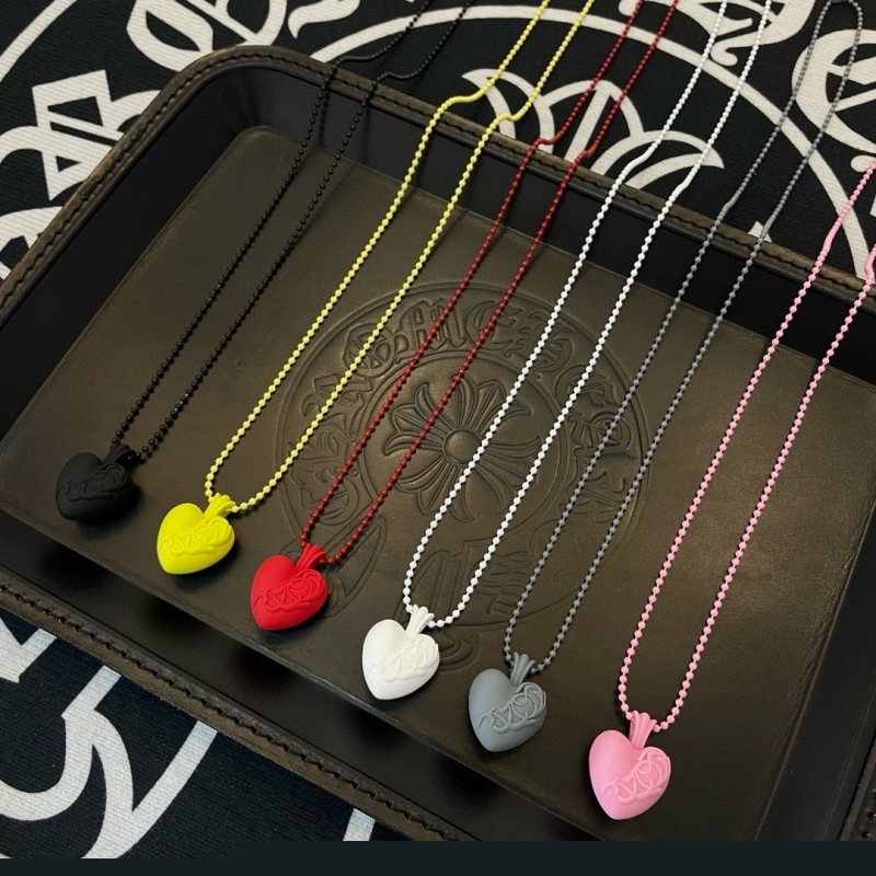 Ch**me He**ts necklaces